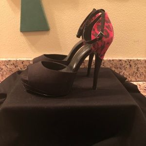 Shoe Dazzle Black/Pink Leopard Pump